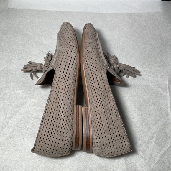 Franco Sarto Perforated Loafer Flats Tassel Taupe Size 8 - Picture 4 of 7